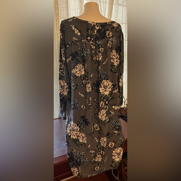 LOFT Outlet Dark Gray Floral Long Sleeve Dress - Picture 9 of 9